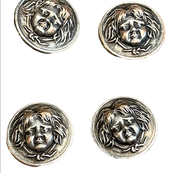 Vintage metal buttons gothic haunted face peasant women Medusa silver mix 1960s - Picture 9 of 12
